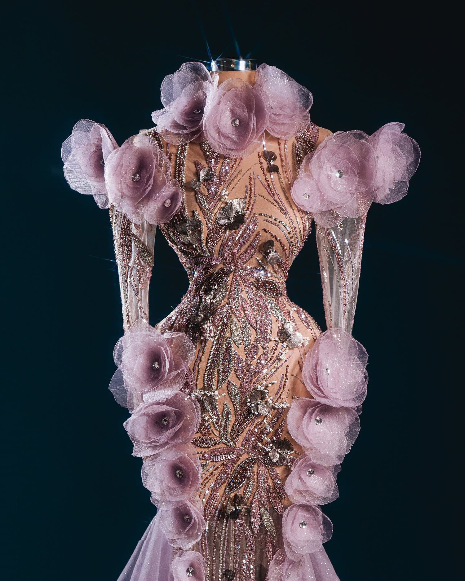 ELOWEN — lilac gown with organza roses and tulle hem