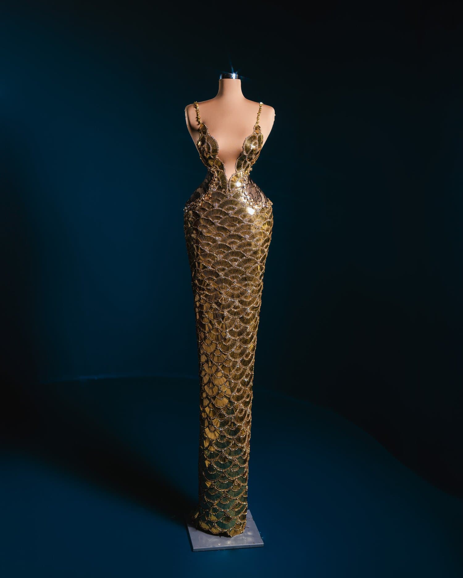 VELUNA — gold mirror disc plunge column gown (view 2)