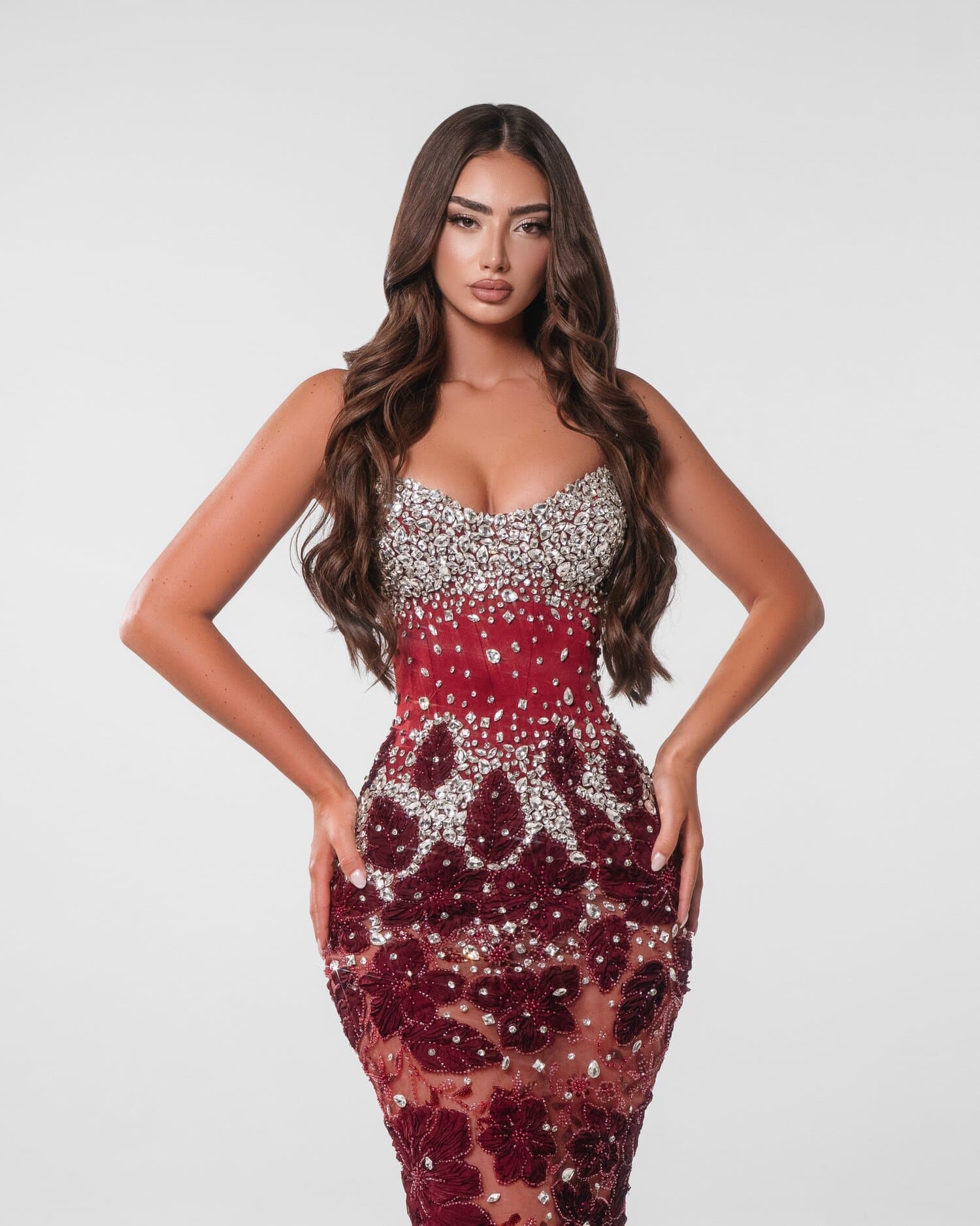 GRENATELLE — Sweetheart mermaid in deep wine