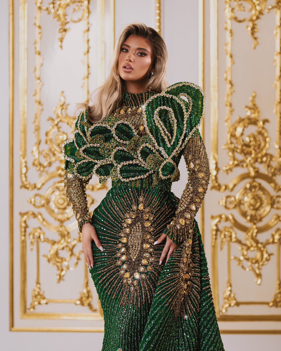 Belesda Emerald Green Dress with Gold Details - Blini Fashion House  Crystals Emerald Green Feathers – Blini Fashion House