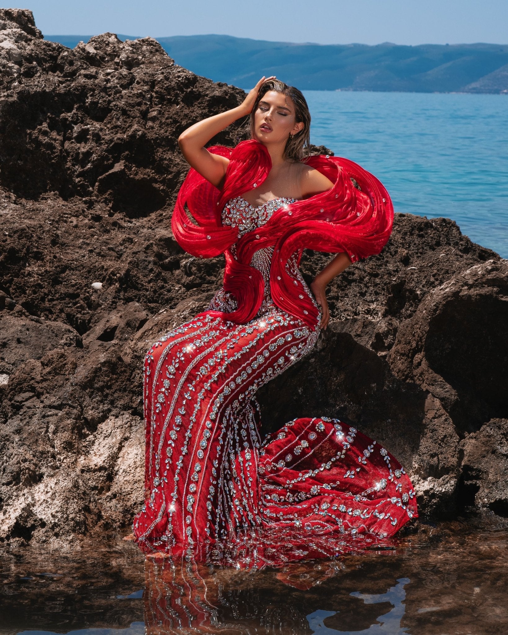 Marína Red Sleeveless Dress with Organdy Shoulder Details - BLINI