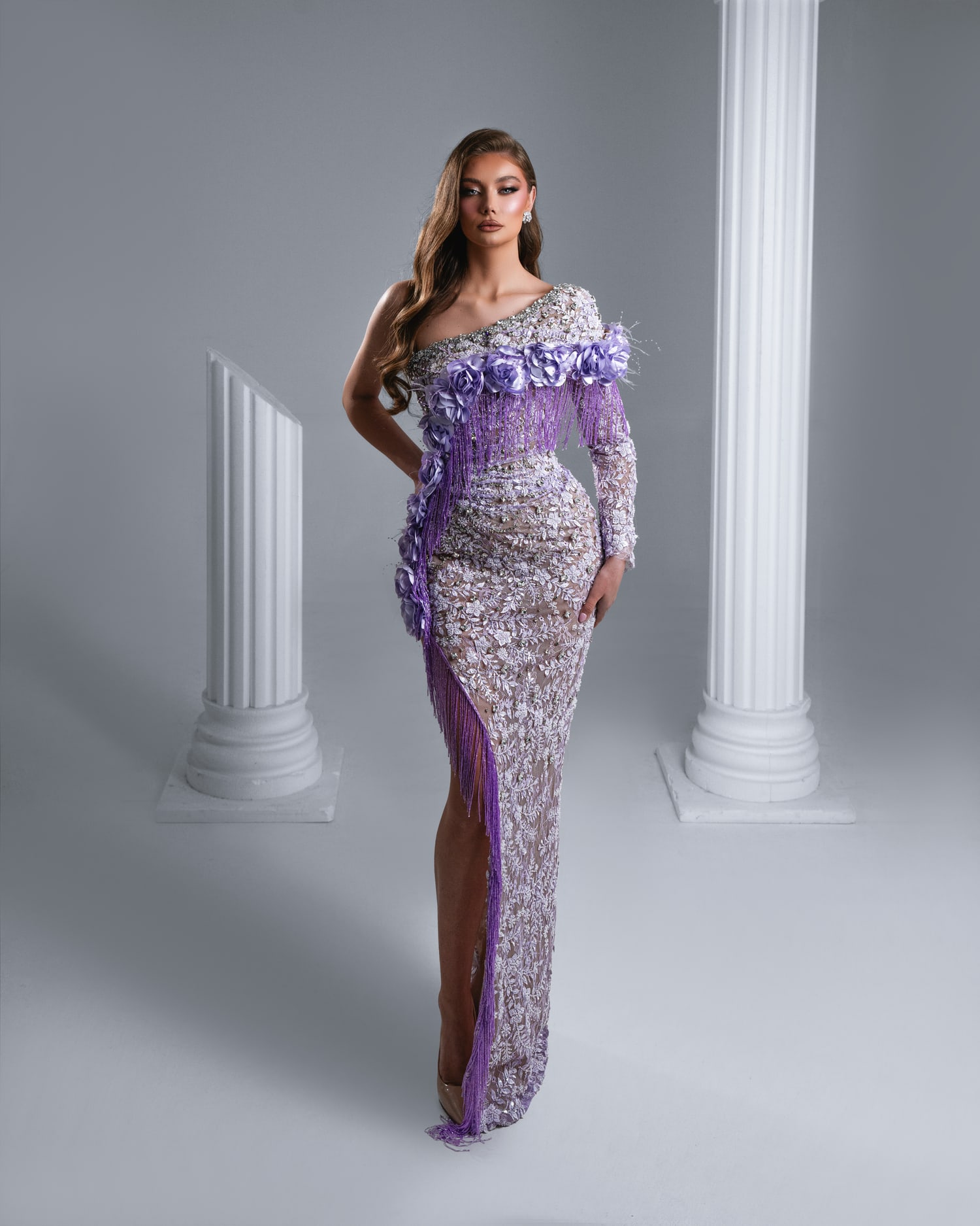 VIOLETTA — full silhouette with side fringe